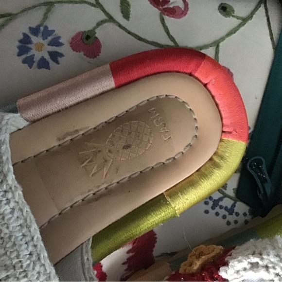 Farm brand slip on summer sandals, crochet sz 6.5-7 - Picture 3 of 8